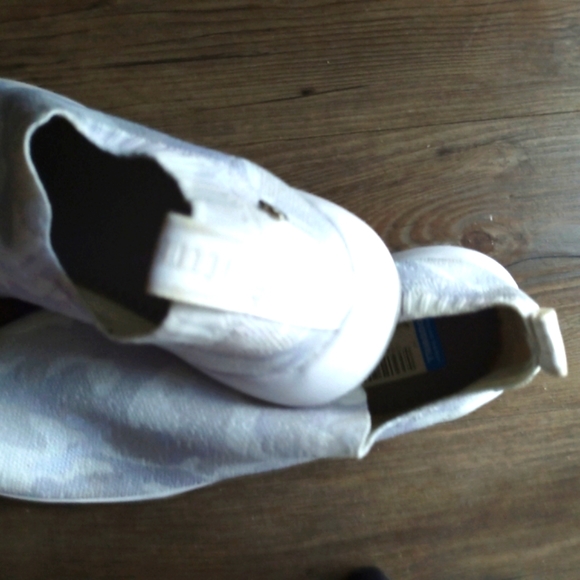 Juicy couture Amuze Slip- on shoe camouflage mesh walking Womens Sz 9.5 - Picture 2 of 2